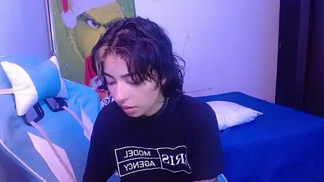 kiyusweetcrazy on StripChat