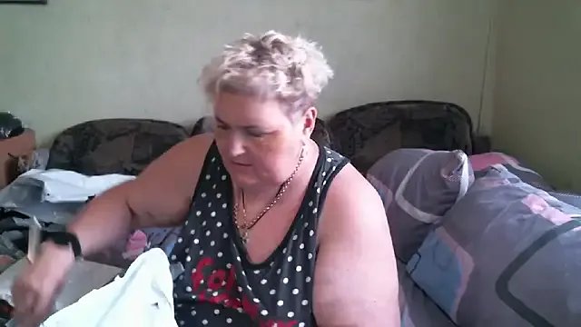 Lana555 on StripChat 