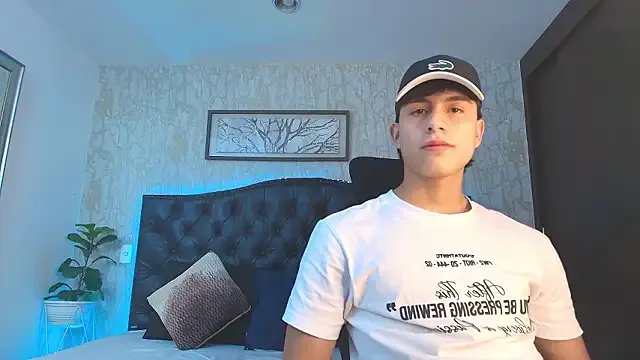 Lander_Cruz on StripChat