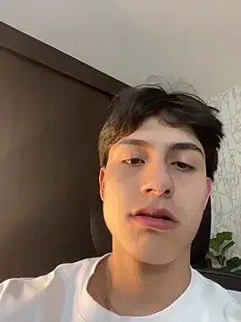 Lander_Cruz on StripChat