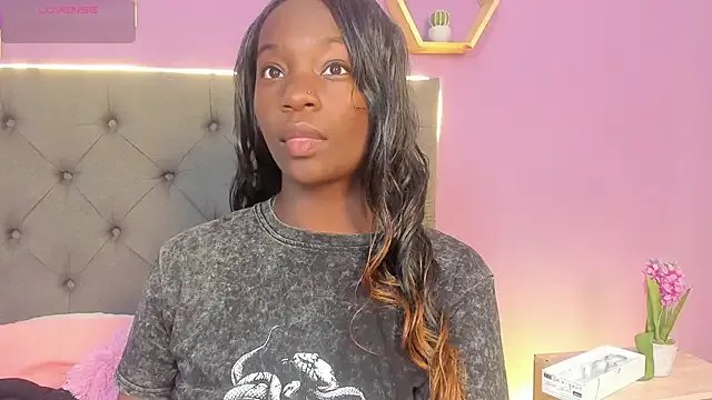 lanna_bx on StripChat