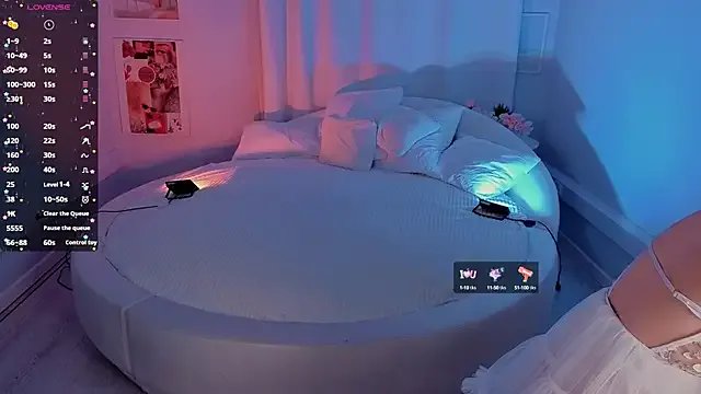 Lil_Amelie on StripChat 