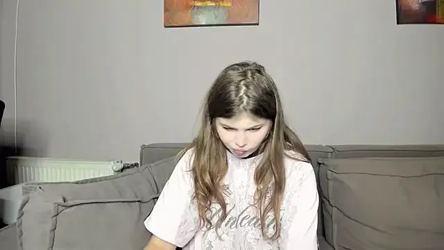 Lilly_Jess on StripChat 