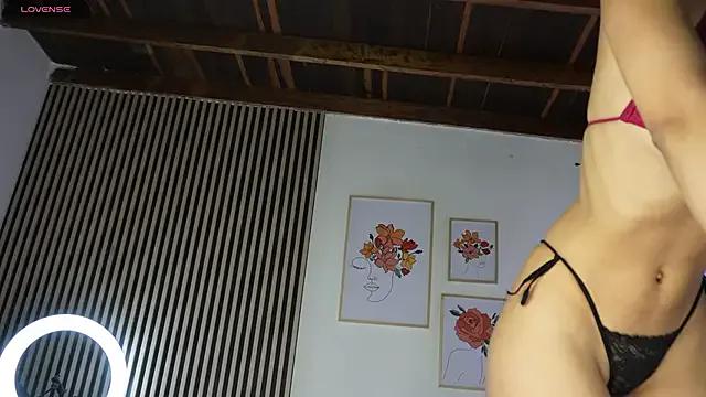 LillyDolls23 on StripChat 