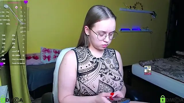 Lilysweet13 on StripChat