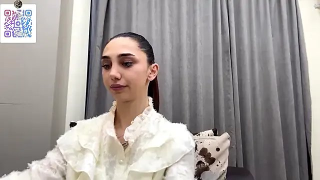 LinaMour on StripChat