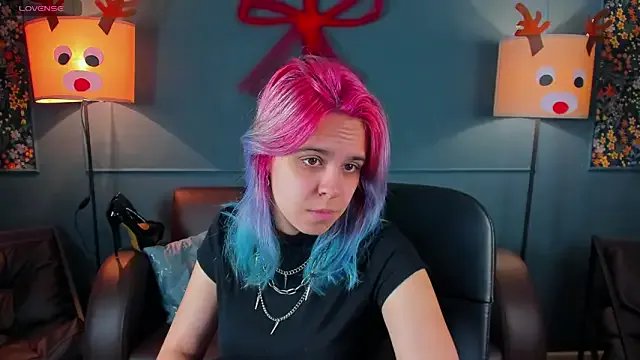 LiraBelle on StripChat