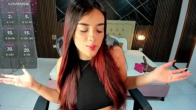 Lolly_18 on StripChat