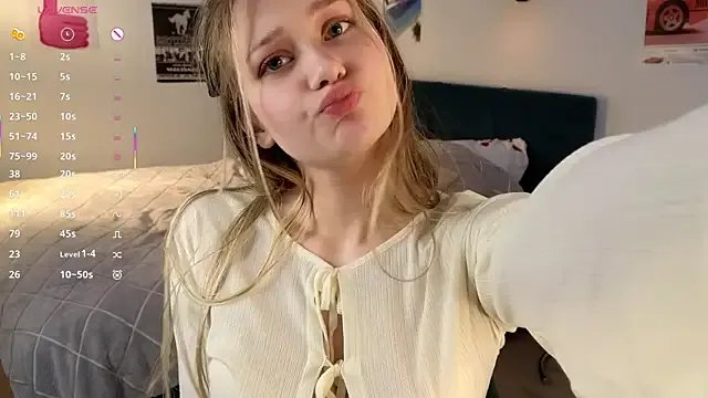 lolly_dollyyy on StripChat