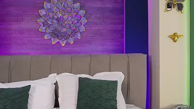 LoraDevine on StripChat