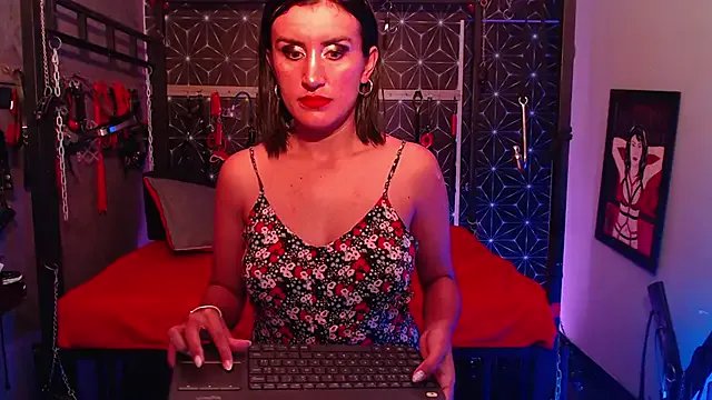 lorna_cox_bdsm on StripChat