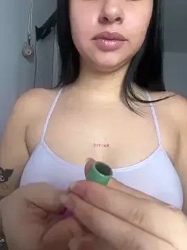 lucy_grey25 on StripChat