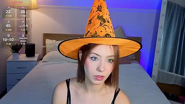 LumMina on StripChat 