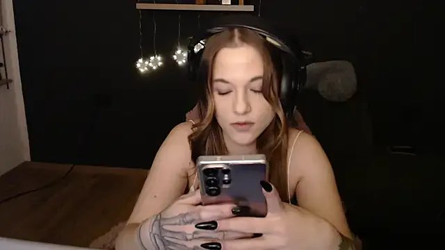 Luna_Lynn on StripChat