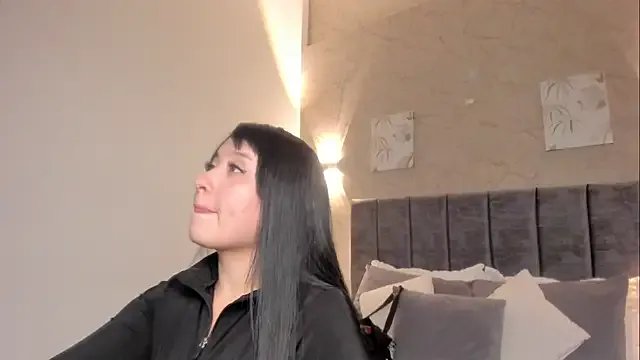 Lunaa_bellaa on StripChat