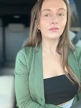 lunagirl13 on StripChat