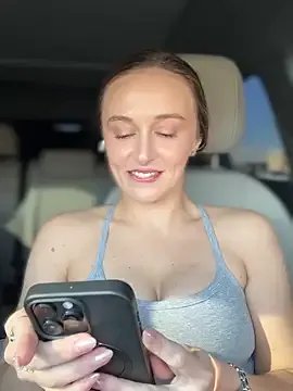 lunagirl13 on StripChat