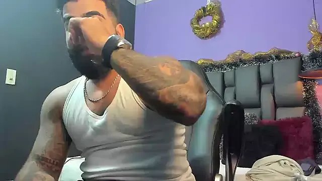 Lyon_vach on StripChat