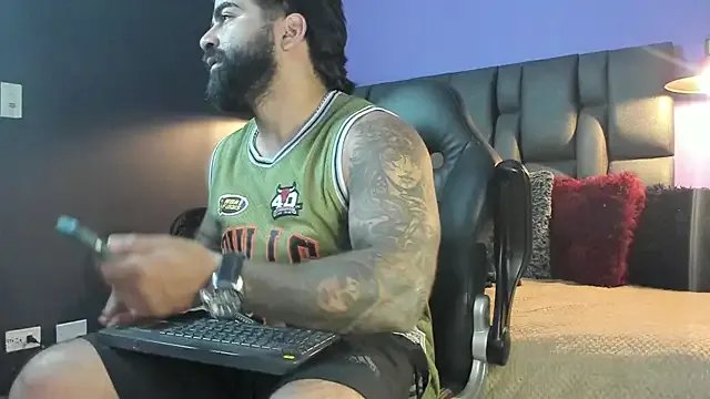 Lyon_vach on StripChat