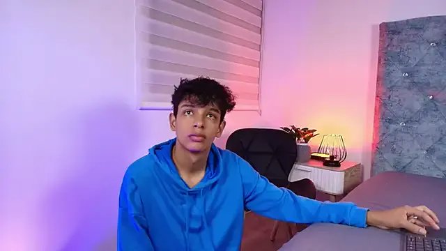 maxfrost_1 on StripChat