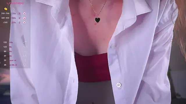 MegganKinson on StripChat 