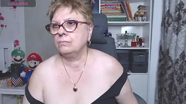 Mella4you on StripChat 