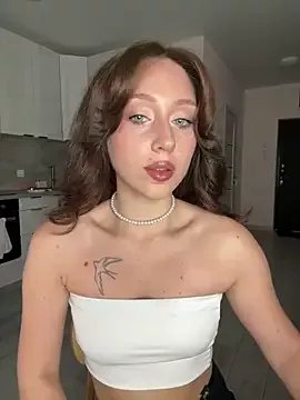 MiaaLoveeee on StripChat