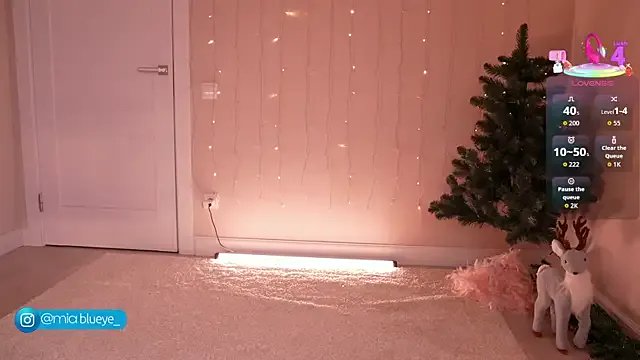 Miablueye on StripChat