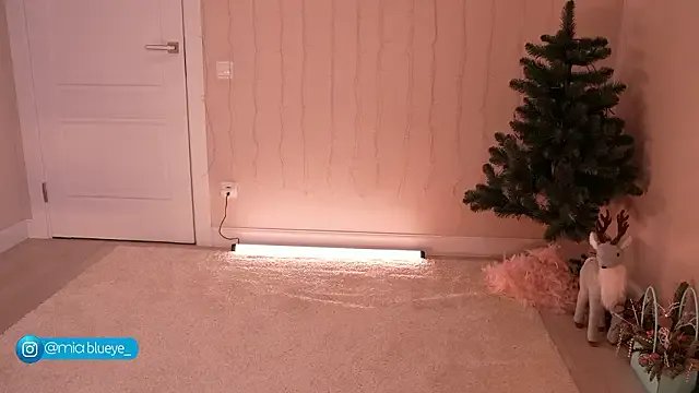 Miablueye on StripChat