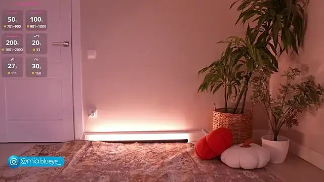 Miablueye on StripChat