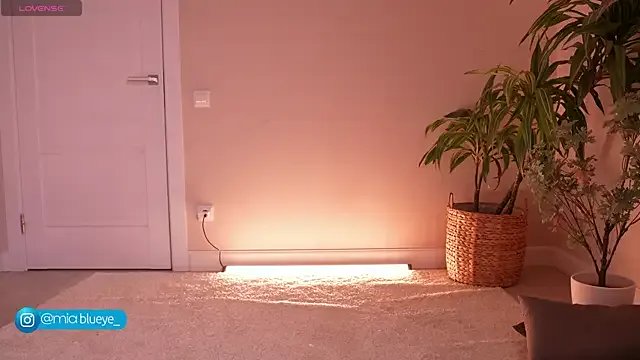 Miablueye on StripChat