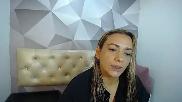 Milf-Prettyboobs on StripChat