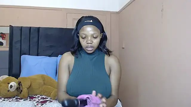 MilfBoobsxx on StripChat