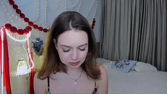 MiracleCurly on StripChat