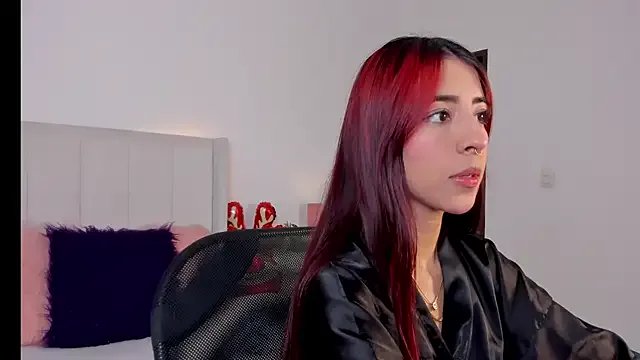 Mirandaa_Rogers on StripChat