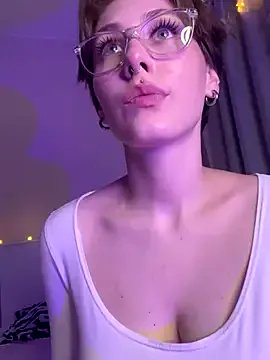 Molli_Luv on StripChat