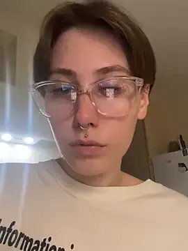 Molli_Luv on StripChat