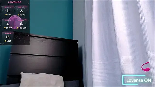 Moon_Shard on StripChat 