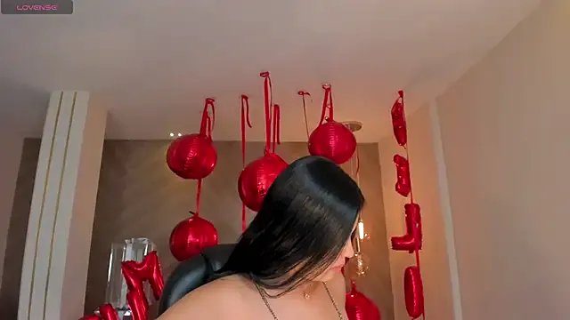 NataliaGaret on StripChat 