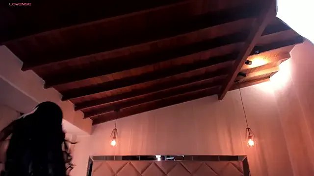 NataliaGaret on StripChat 