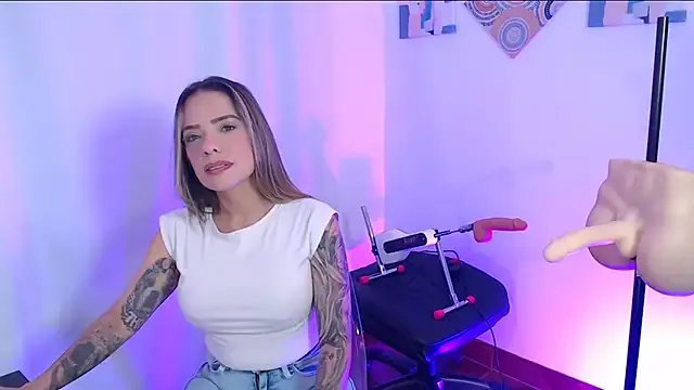 Natasha_cam222 on StripChat 