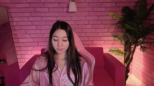 Nicole_Brownie on StripChat