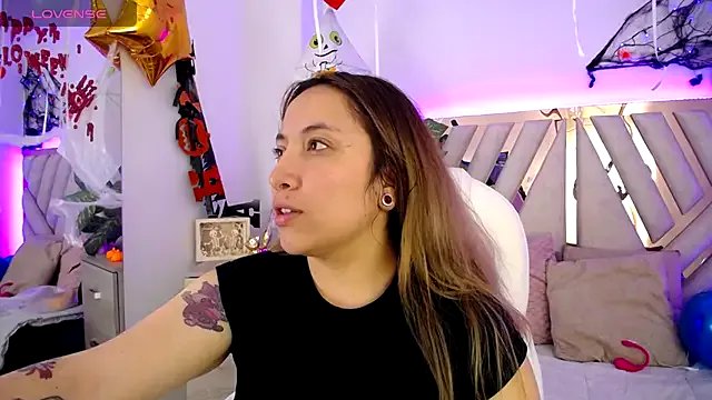 NyxAndria_1 on StripChat