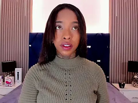 Pauline_Fox on StripChat