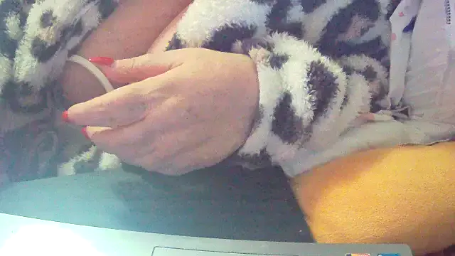 Playful_MILF_Demi on StripChat