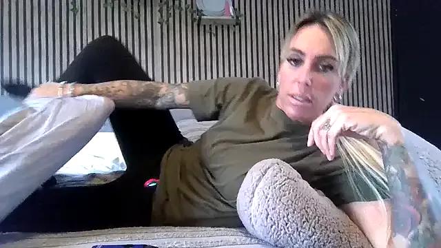 poppyinga1 on StripChat 