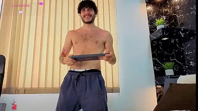 Rafael_Mendezz on StripChat 