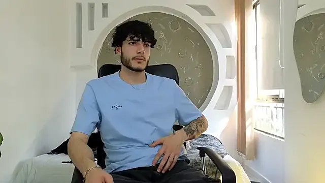 Rafael_Mendezz on StripChat 