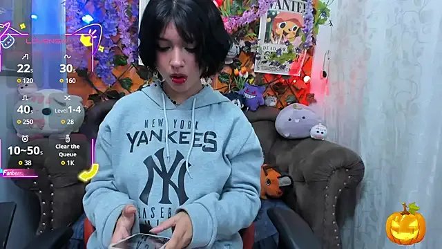 ravenn_20 on StripChat