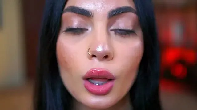 RavennaDArcy on StripChat